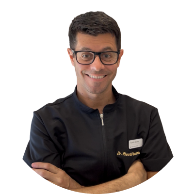 Ricardo - Equipo estetica dental