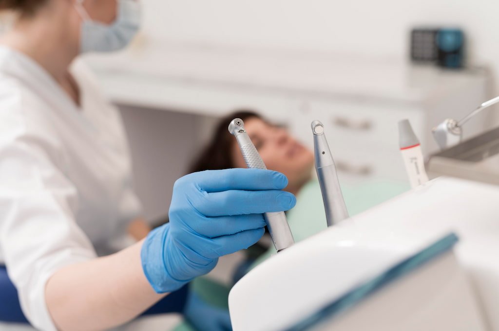 diferencia curetaje limpieza dental